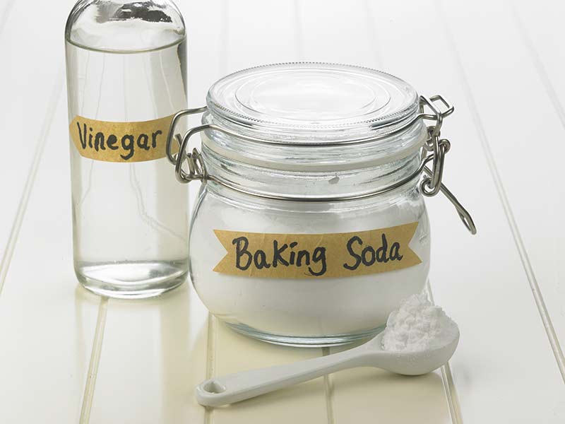 Vinegar and baking soda for hair dye stains