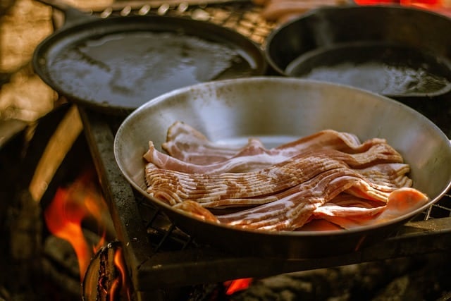 Bacon in cast iron pan