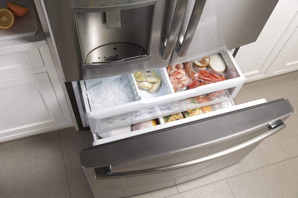 un frigider dual ice maker, față de unul singur