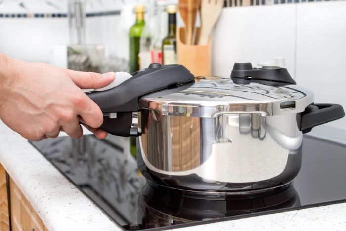 Stainless pressure cooker