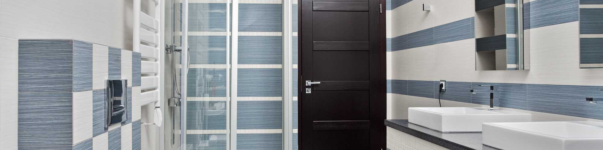 Shower Door Not Closing The Whole Way? Here's What To Try