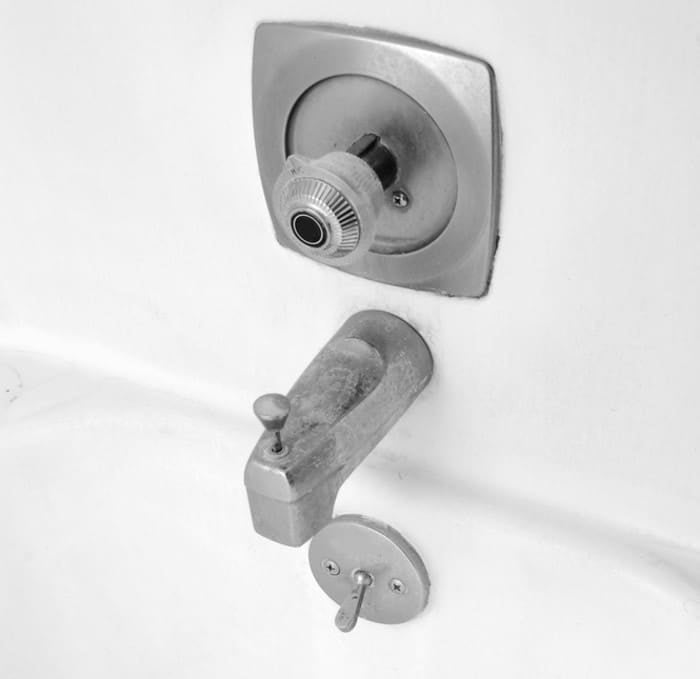 Shower with diverter valve