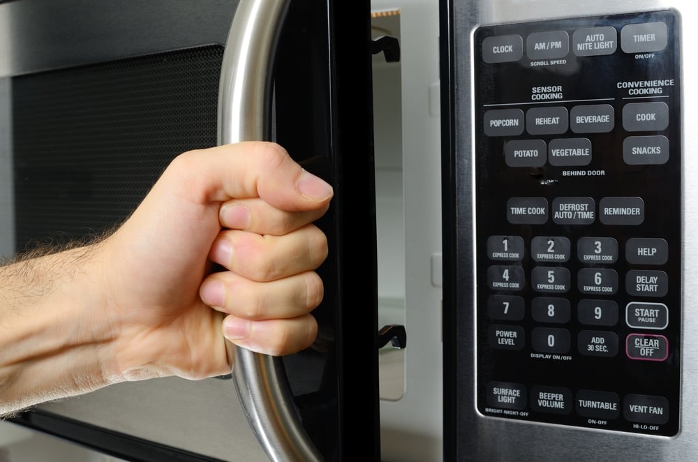Microwave Keeps Turning Off? Here's 6 Things To Check