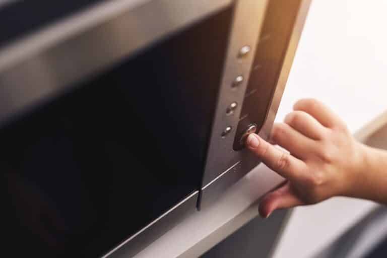 How To Reset Any Modern Microwave In 4 Simple Steps