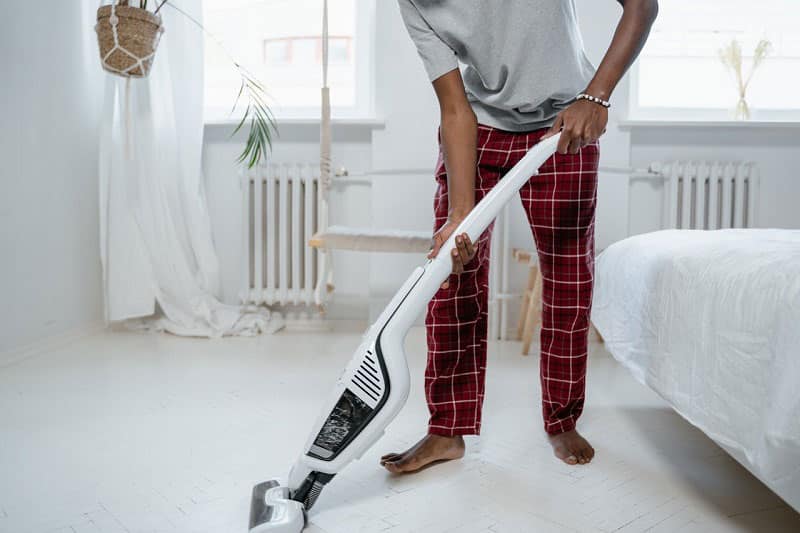 Removing dirt using a vaccum cleaner