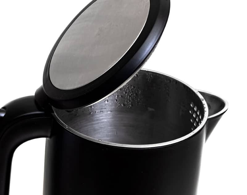 kettle with lid open
