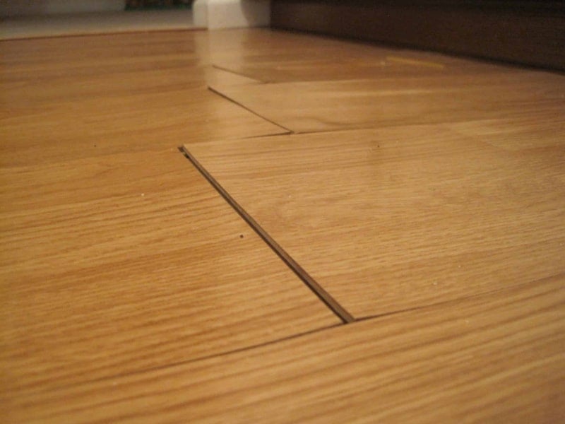 Laminate floor broken by moisture