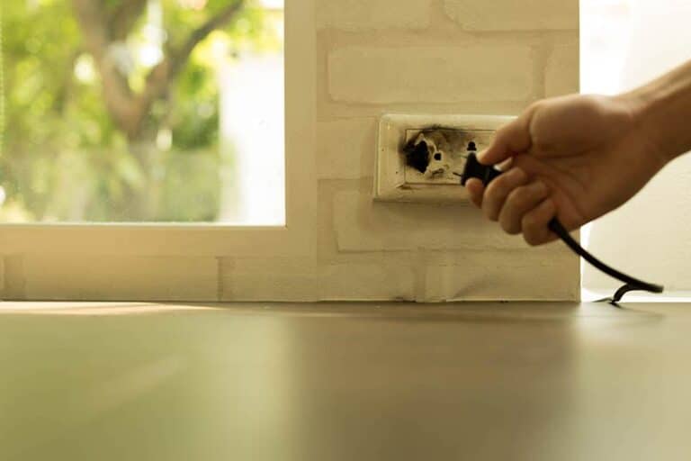 Toaster Keeps Tripping Your Electric Circuit Breaker? Here's Why