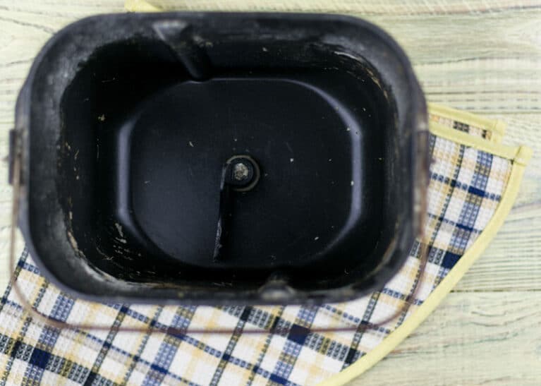 Bread Maker's Paddle Stuck? Follow These 4 Steps