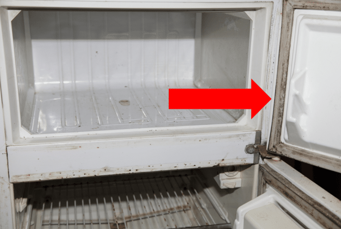 Clean freezer door seal