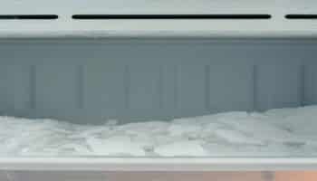 Remove freezer ice without defrosting
