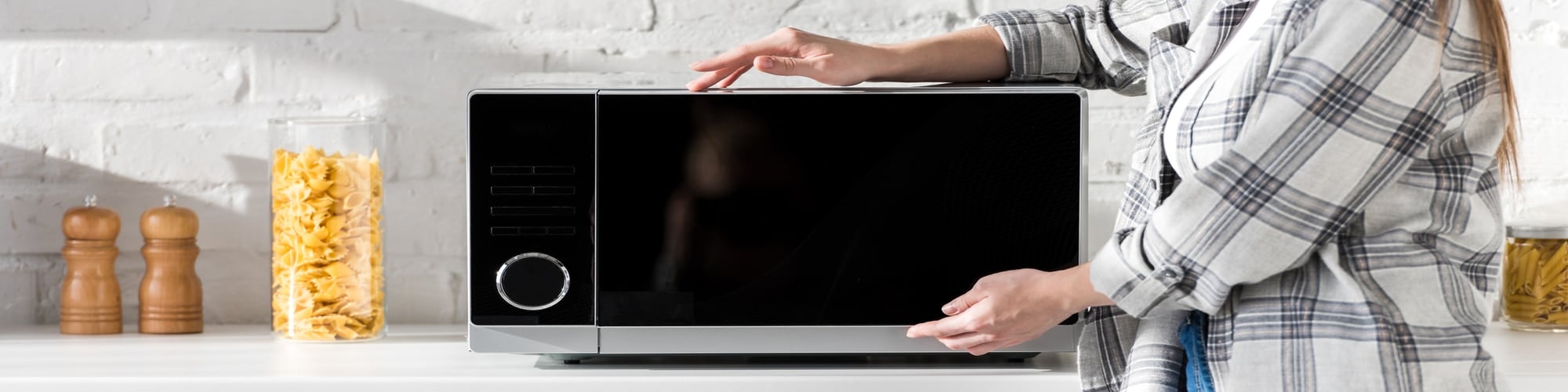 Simplified Microwave Buyer's Guide for Homeowners