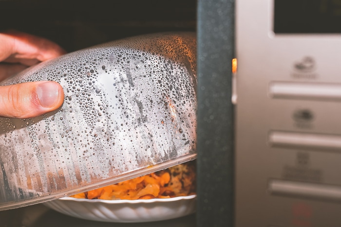 Microwave-safe plate cover