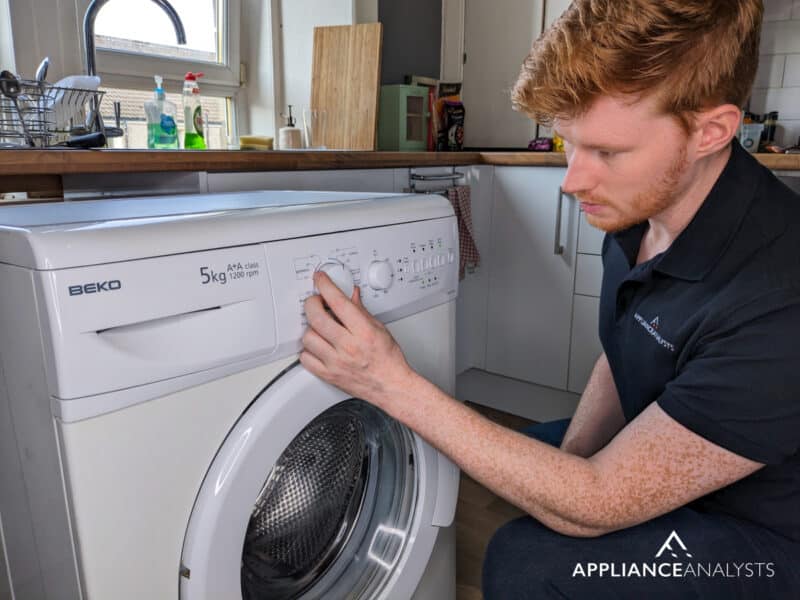 Selecting cycle on washing machine