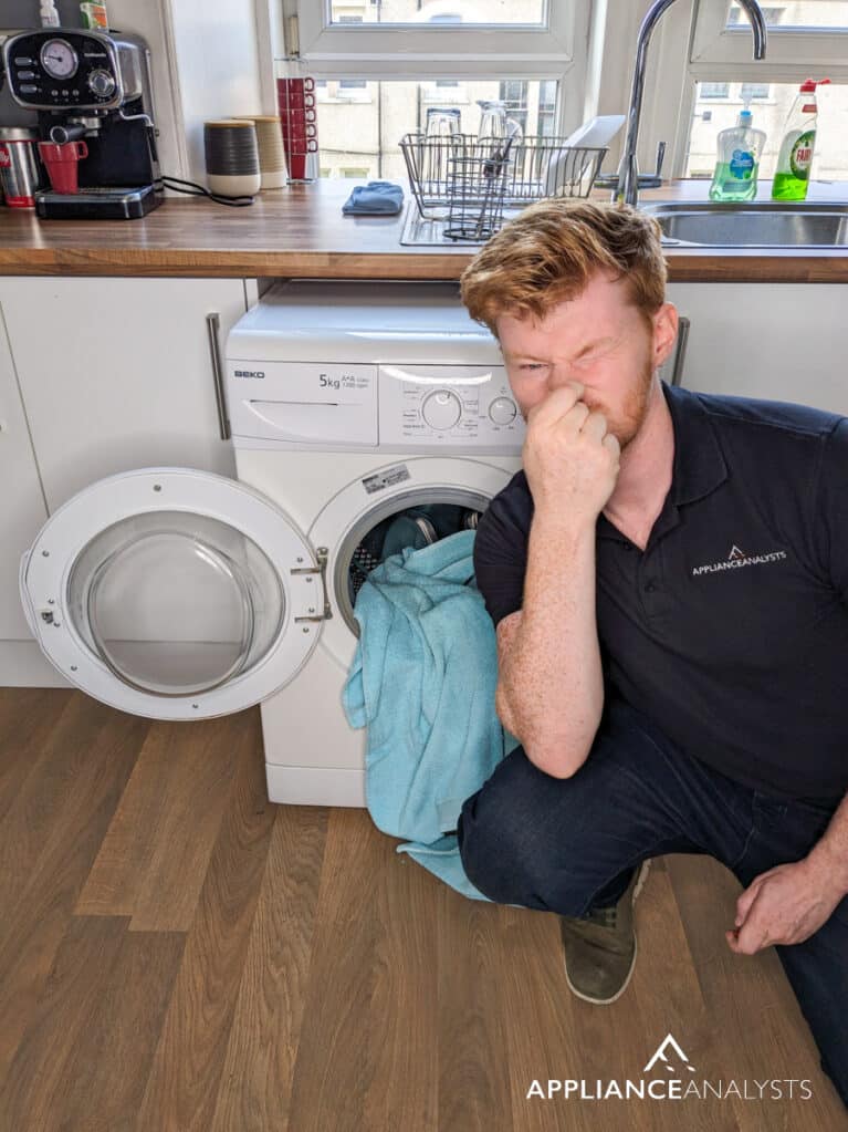 Cleaning A Washer That Smells of Mold or Must 10 Steps