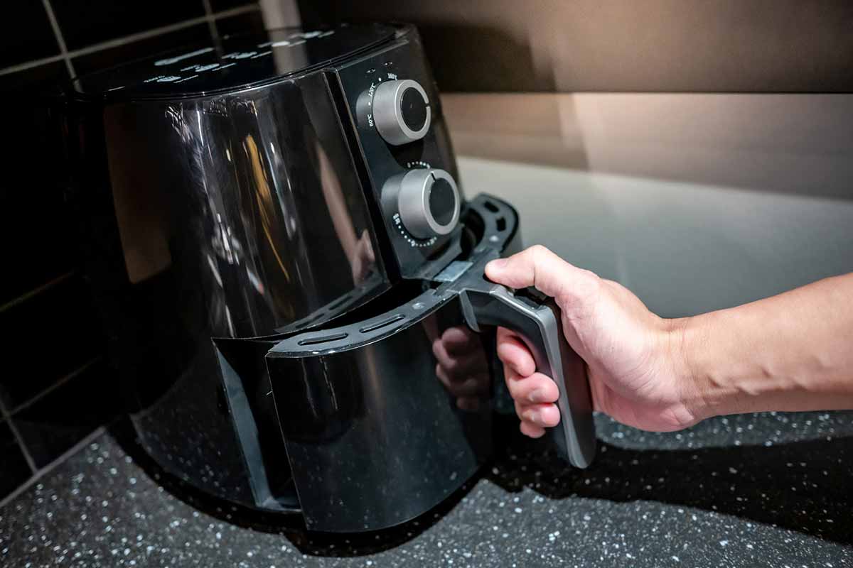 6 Quick Fixes for an Air Fryer That Won't Turn On