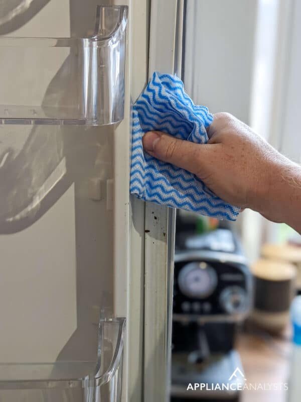 Cleaning refrigerator door gasket