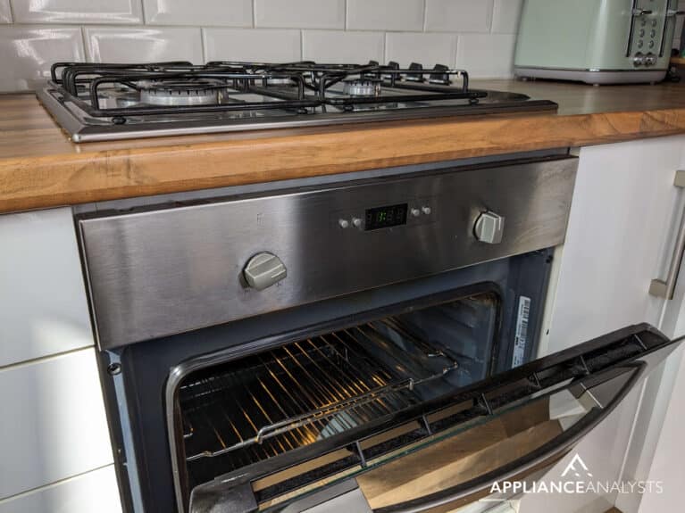 A Guide To Common Oven Error Codes And Fixes   Clean Oven Featured 3 767x575 